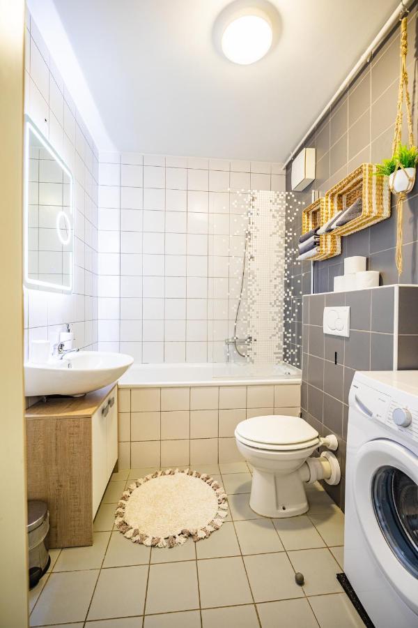 Flexible Selfcheckins 15 & 19 - Zagreb - Garage - Loggia - New - Apartments Repinc Exterior foto